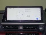 ディスプレイオーディオを装備。スマホとクルマをつなぐことで、これまでのナビに加えて、いろんなサービスが楽しめます。