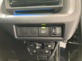 対向車がいないとき、見通しの悪い道路は暗くて怖いですよね。。。こちらのクルマはオートマチックハイビーム搭載です!対向車の有無で自動でハイ・ロウビームに切り替えます。