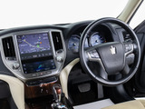 使いやすさや安全性を追求したステアリング周り!高級車ゆえにスイッチ類が多いのも特徴ですね!考え尽くされた配置ですぐに使いこなす事が出来ますのでご安心下さい!是非、体感してみて下さい!!
