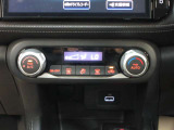 オートエアコンでお好みの温度になり、運転に集中できます。