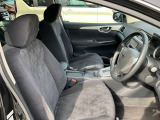 運転席も広々、ドライブも楽しめますね♪実際お座りいただくのが、分かりやすいと思います。お気軽にご来店ください!