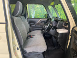 運転席シート廻りは使用感も少なく、良好な状態となっています。丁寧に使われていたことがよくわかりますね。