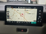 純正メモリーナビを装着しています。目的地設定やルート案内もスムーズに行えます。