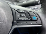 ステアリング右側に配置されたプロパイロット操作スイッチ。高速道路での車間距離保持や車線中央維持走行、ハンズフリー通話などを手元でスマートに操作できます