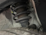 お車を安心してお乗りいただく為には、足回りの定期点検が欠かせません。サービスサポート(有償保証)では無料点検もご提供しており、安心のカーライフをお過ごしいただけるサポート体制が整っています。
