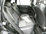 トヨタ高品質中古車洗浄「まるまるクリン」 外装はもちろん、内装はシートを外して見えないところまで徹底洗浄!お客様に責任を持って安心と美しさをお届けします!