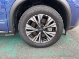 235/60R18インチタイヤ&アルミホイルが装着されています。