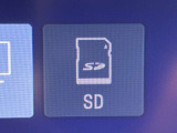 音楽SDカード入ります。
