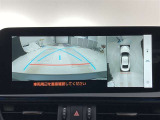 バックカメラの他に上から見下ろしたような画像が見れるアラウンド(全方位)モニター。前後左右を把握できる、すごい機能が装備されています!