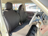 運転席シート廻りは使用感も少なく、良好な状態となっています。前オーナー様が丁寧に使っていたことがよくわかりますね。