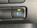 対向車がいないとき、見通しの悪い道路は暗くて怖いですよね。。。こちらのクルマはオートマチックハイビーム搭載です!対向車の有無で自動でハイ・ロウビームに切り替えます。