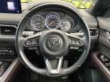 【純正革巻きステアリング】上質な革を使用することで、手にしっかり馴染みとても運転しやすいハンドルです♪