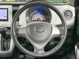 インテリアに合わせたデザインのステアリングは、運転される方のことも考え、運転しやすい形状、大きさです。是非一度、実際に触ってお確かめください。