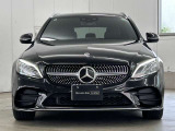メルセデス・ベンツあざみ野は2013年のオープンからメルセデスベンツ/スマートの販売・メンテナンスに特化した正規販売店でございます。広々としたショールームと展示場でお客様をお迎えしております。