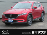 ミドルサイズSUVの「CX-5」が入荷しました。2.2Lのディーゼルターボエンジンを搭載しており、街乗りや高速道路、オフロードまで幅広く走ってくれます。