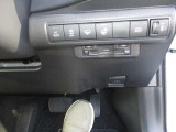 各種機能のボタンがあります。もちろん運転席からの操作も可能。スマートに使いこなしてください。