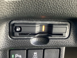 ETC車載器付。ETCが使用可能な道路通行料はキャッシュレスでスマートに走行できます。再セットアップして納車致します。
