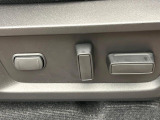 【パワーシート】スイッチ一つで簡単にシートの微調整が可能!電動だから力もいりません!快適なシートポジションにセットして、快適なドライブをお楽しみください。