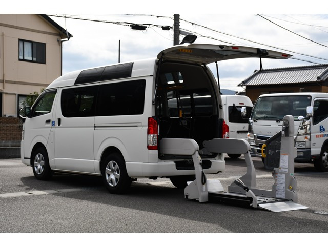 トヨタ ハイエースバン 
