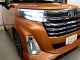 LEDヘッドライトです。デザイン性がよくとても明るいので、夜間の走行や悪天候でも安心です。しかも長寿命!