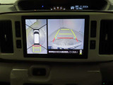 バックモニターを装備しています。車庫入れ時等に車両後方が確認出来るのでとても便利です。
