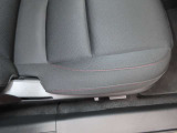 運転席の状態が出る場所ですが、ご覧の通りにキレイな状態ですよ。運転席はパワーシートになっております☆