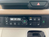 運転席と助手席はシートヒーター装備!エアコンに比べて暖まるスピードが速いので冬でも快適に過ごせます。冷え症で悩まれている方にも◎また、エアコンに比べて車内の空気が乾燥しにくいのも、嬉しいポイントです!
