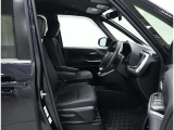 視認性のよいインパネ周りです!操作スイッチやカップホルダーも使いやすい位置に配置されています♪