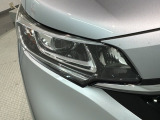 LEDヘッドライトは、点灯の瞬間から最大光量を発揮し、突然暗くなるトンネルなどでの安定感を高めます。