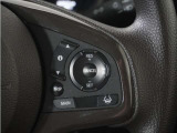 ◆アダプティブクルーズコントロール◆予め設定した車速内でクルマが自動的に加減速。前走車との適切な車間距離を維持しながら追従走行します。【LKAS】車線維持支援システムでステアリング操作を支援。