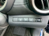 運転席の右側に各種スイッチがまとめられています。