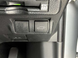 両手が荷物で塞がっている時にはコレ!パワーバックドアで開閉ラクラクです。バックドアに手が届かない時も、リモコンで開閉の操作が可能です。もちろん、荷物もたっぷり積めます。