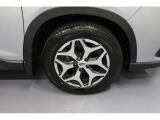 225/60R17のタイヤサイズです。