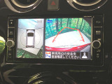【アラウンドビューモニター】専用のカメラにより、上から見下ろしたような視点で360度クルマの周囲を確認することができます☆死角部分も確認しやすく、狭い場所での切り返しや駐車もスムーズに行えます。