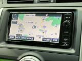 SDナビになります。フルセグテレビやラジオなど装備されておりますので便利ですよ!