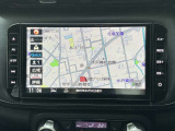 【日産オリジナルナビゲーション】9インチのスマートなデザインのナビゲーションで位置情報を確認できます。