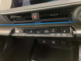 オートエアコンは温度を設定するだけで、自動で風量などを設定してくれます。運転しながら操作も必要ないので、安全性も向上します。