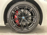 サービスにはドイツ本国と同様に教育と訓練を受け、BMWを知り尽くした「マイスター」が数多く在籍しております。360度による納車前点検整備で、お客様に安心と安全をお届けいたします。