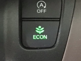 ★ECONスイッチ★ エコドライブを加速しよう!スイッチをONにすると、運転の仕方によるロスを抑え込み燃費をよくするようクルマが頑張ります(*^ー^*)燃費向上にチャレンジ♪