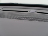 【harman kardon】ハーマンカードンのHi-Fiスペシャリストと共に、モデル別に開発・設計された専用チューニングが臨場感溢れる音響空間を実現しています。