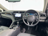 運転席まわりです。 各操作スイッチは使いやすい位置に配置されてます。
