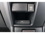 スマートフォンなどの音楽再生が可能なUSB接続ジャック装備車両です♪♪♪