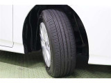 タイヤサイズ 195/65R15。