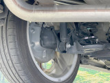お車を安心してお乗りいただく為には、足回りの定期点検が欠かせません。サービスサポート(有償保証)では無料点検もご提供しており、安心のカーライフをお過ごしいただけるサポート体制が整っています。