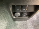 運転席、助手席にシートヒーターを装備。USB電源ソケットも装備しております。