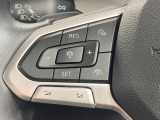 ◆クルーズコントロールにレーダーセンサーを組み合わせ、先行車を測定し設定されたスピードを上限に自動で加減速を行います。一定の車間距離を維持することで、長距離走行でのドライバーの疲労を低減させます。