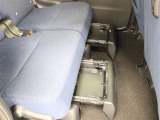 置きラクボックスは、ついたてを上げて高さのある荷物を固定できるバスケットモードの機能が片手でセッティング可能になり、操作性が向上されています。