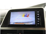 ガイドラインも表示されるバックカメラが付いているので、車庫入れが苦手という方も安心です♪
