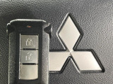 【オペレーションキー】カバンやポケットに入れたままでもドアの施錠・解錠が可能なスマートキーを装備。エンジンのオン・オフ時もカギを取り出す必要が無いからとっても便利です♪