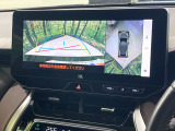 【パノラミックビューモニター】専用のカメラにより、上から見下ろしたような視点で360度クルマの周囲を確認することができます☆死角部分も確認しやすく、狭い場所での切り返しや駐車もスムーズに行えます。